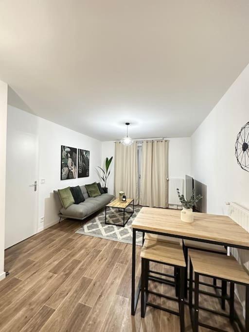 Cosy House A 6 Min Du Rer A Et Psa Apartman Carrières-sous-Poissy Kültér fotó
